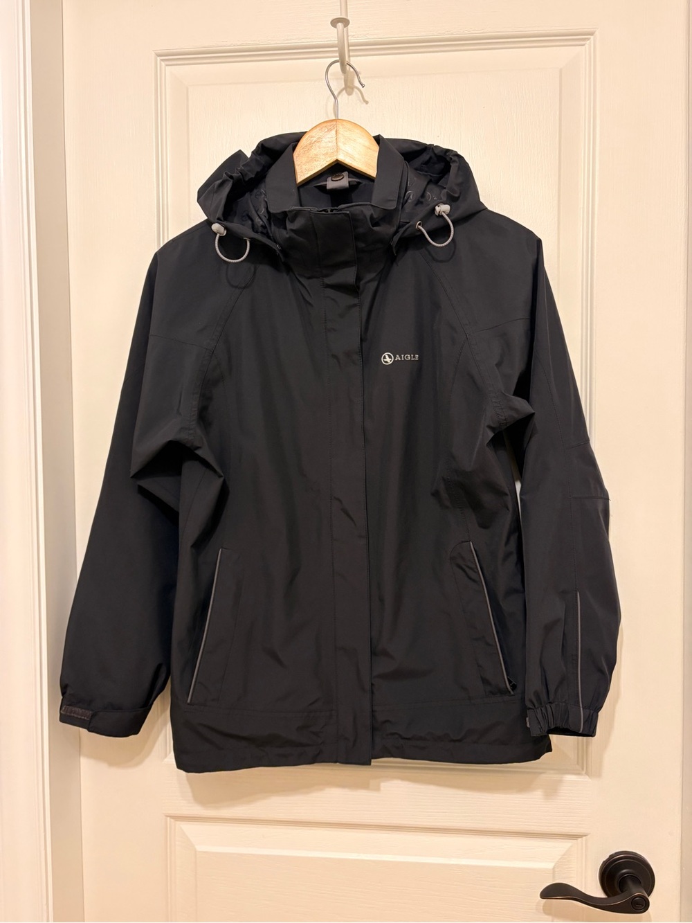 Aigle Women's black gortex rain Jacket - size Sm
